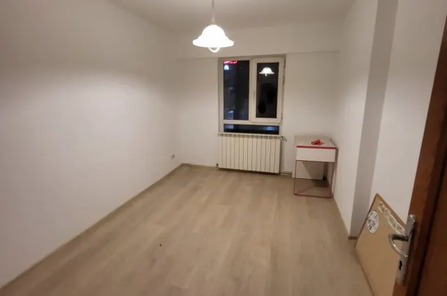 Apartament 3 camere de vânzare – zonă foarte centrală, Otopeni, fotografia 3