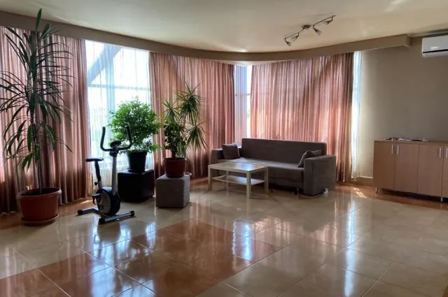 Apartament 4 camere de închiriat – Otopeni, zonă bună, fotografia 2