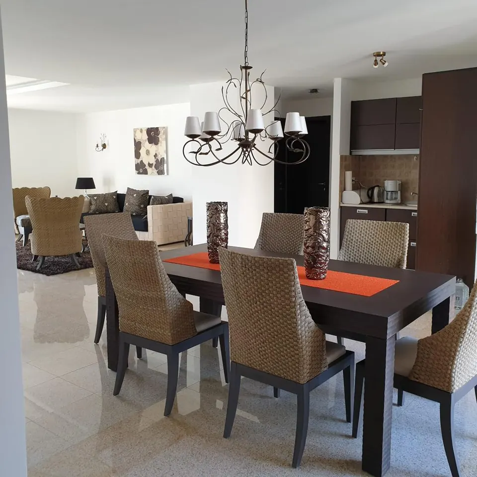Apartament spațios cu 3 camere de închiriat în Petrești – Apartament elegant, complet mobilat și utilatCorbeanca, fotografia 3