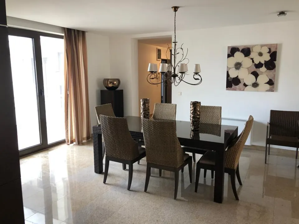 Apartament spațios cu 3 camere de închiriat în Petrești – Apartament elegant, complet mobilat și utilatCorbeanca, fotografia 1