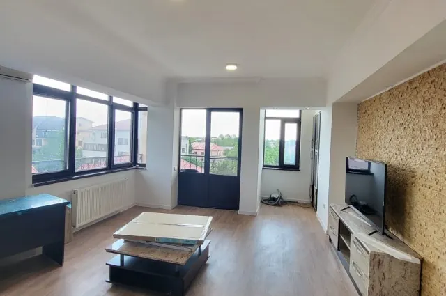 Apartament spațios cu 3 camere de vânzare în Otopeni-bine compartimentat, fotografia 2