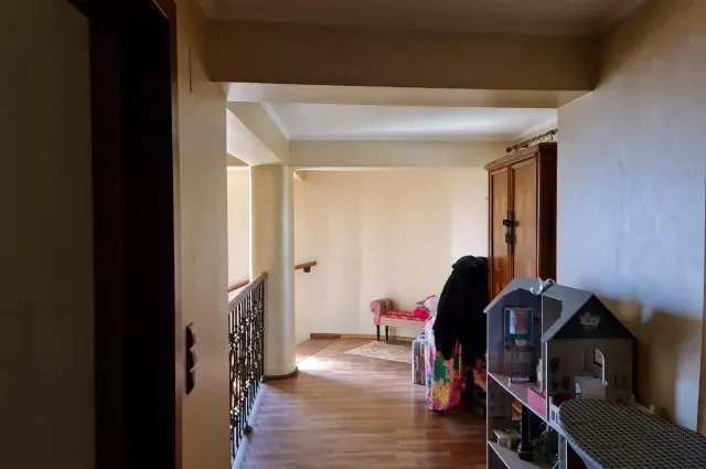 Casă individuală de închiriat – Otopeni, zonă centrală, fotografia 4