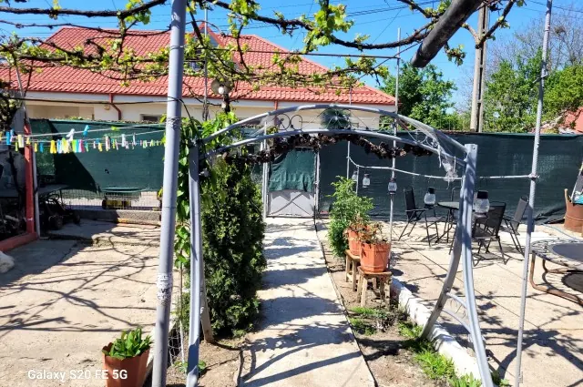 Casă individuală de vânzare -parter,renovată, cu vecini liniștiți, fotografia 3