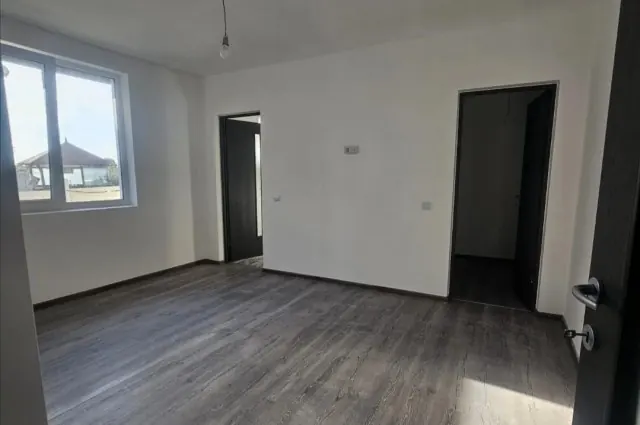 Casă nouă parter, 4 camere, teren 550 mp – Cartierul Lăcrămioara, Ciolpani (Ilfov), fotografia 2